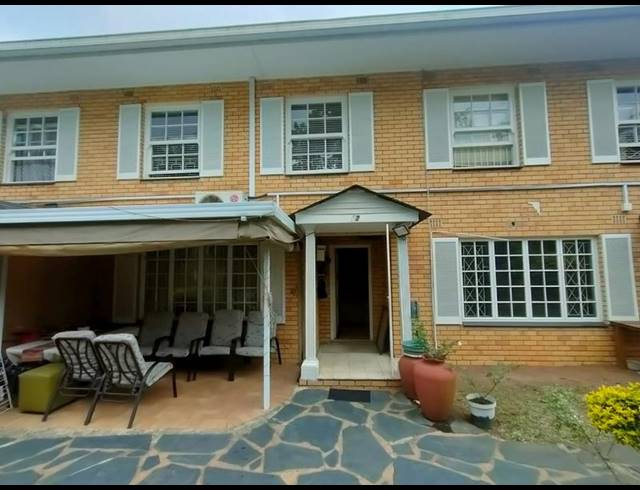 3 BEDROOM TOWNHOUSE FOR SALE IN ESCOMBE